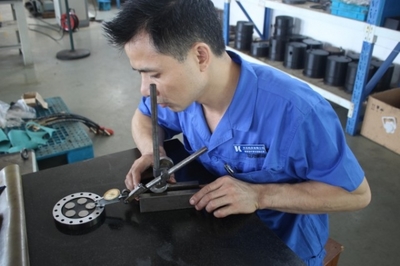 【中國(guó)夢(mèng)·大國(guó)工匠篇】機(jī)械大師譚偉明:手握銼刀,在堅(jiān)守的路上“淬火成形”